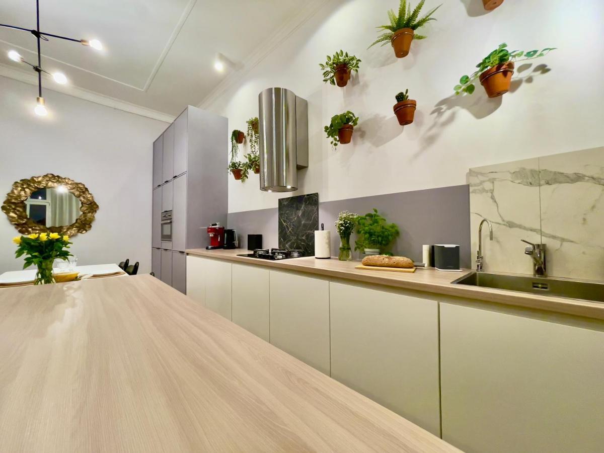 Apartment Spacious In The Center- Main Square 300m