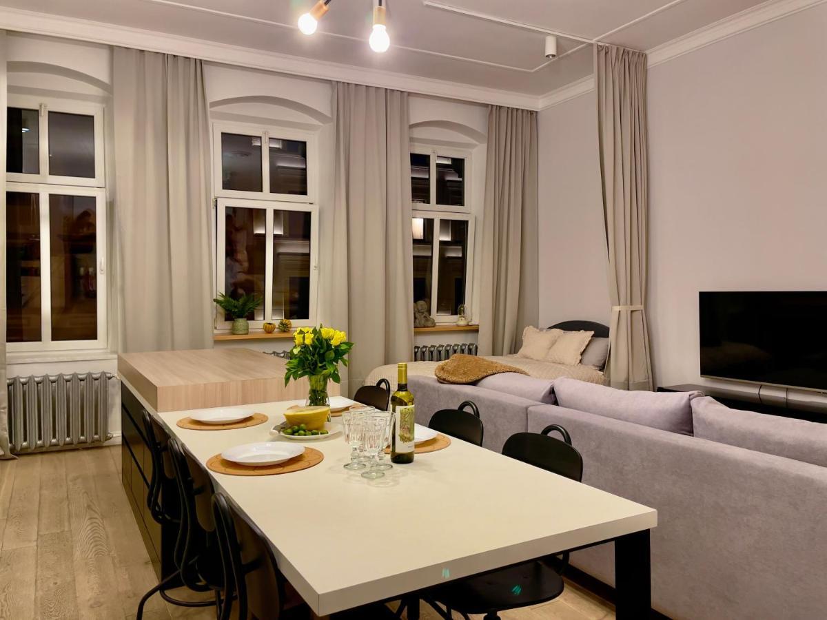 Apartment Spacious In The Center- Main Square 300m