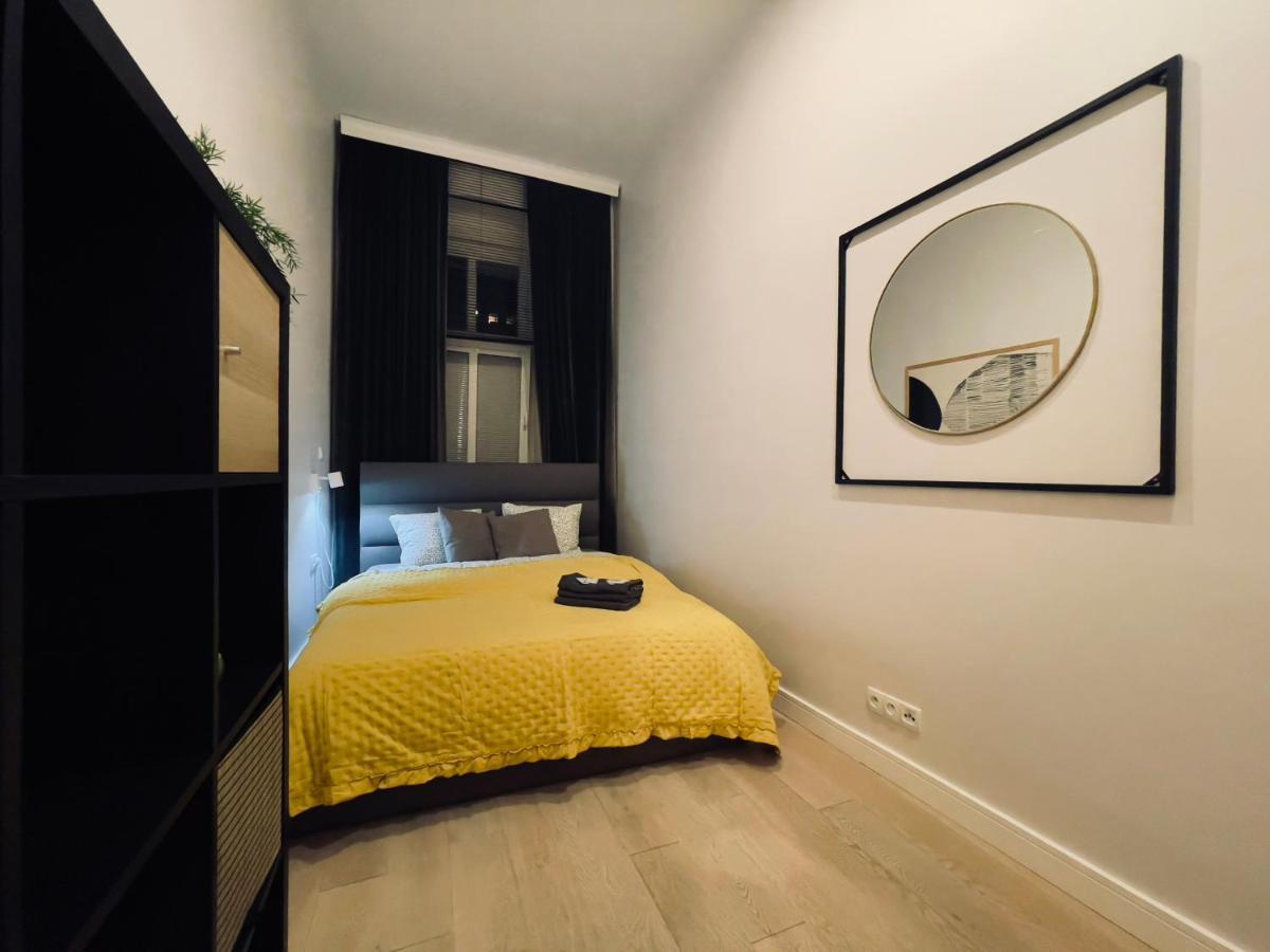Spacious In The Center- Main Square 300m